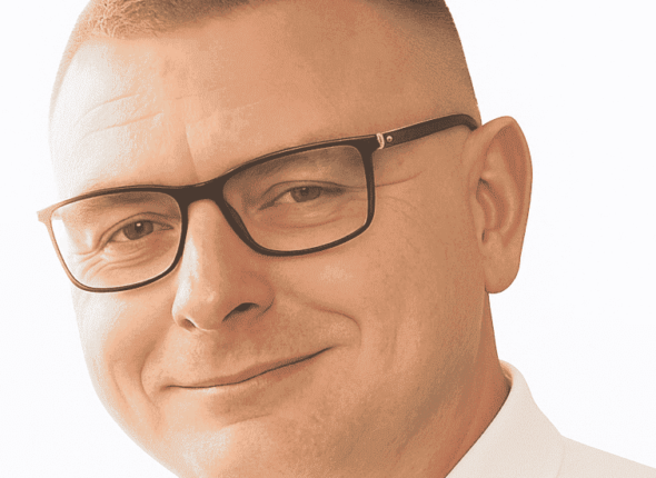 Portrait professionnel sur fond blanc - copie - copie